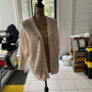 Off white 3/4 length sleeve NWT Tahari size XS cardigan